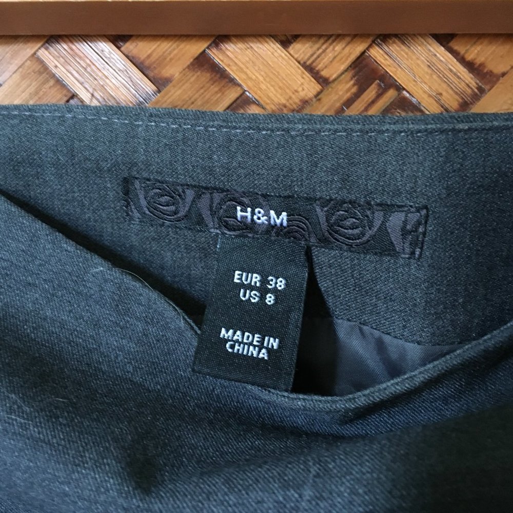 H&M Charcoal Grey Fall Kick Pleated Career Skirt US 8 Office Siren - Picture 12 of 12
